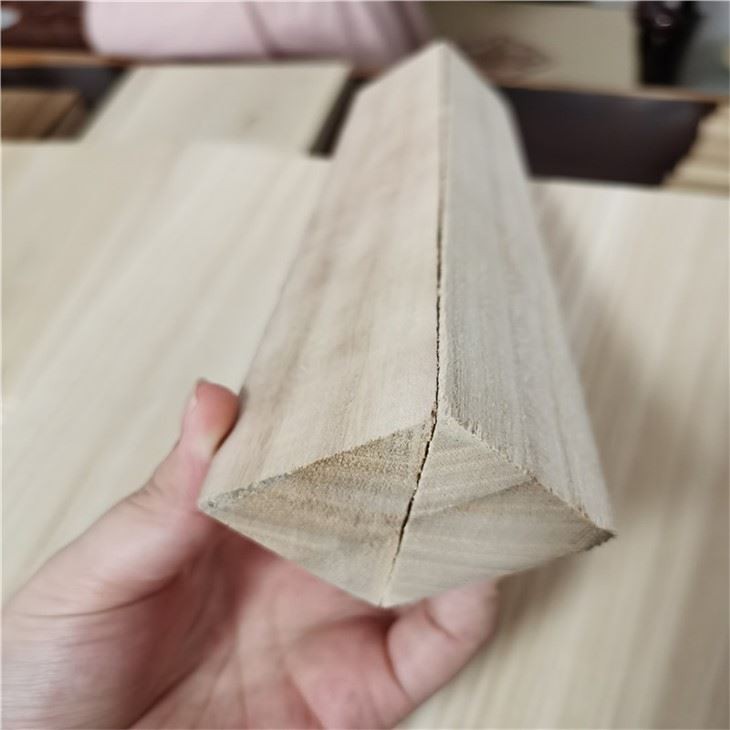 Triangel Paulownia Wood